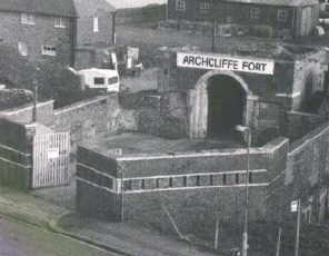 Archcliffe_Fort.jpg (9435 bytes)