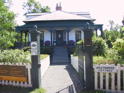 Hawthorne front entrance