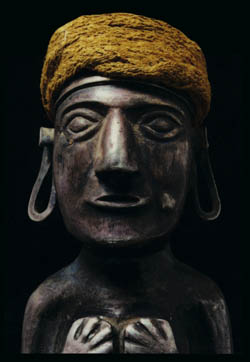 Peruvian statue