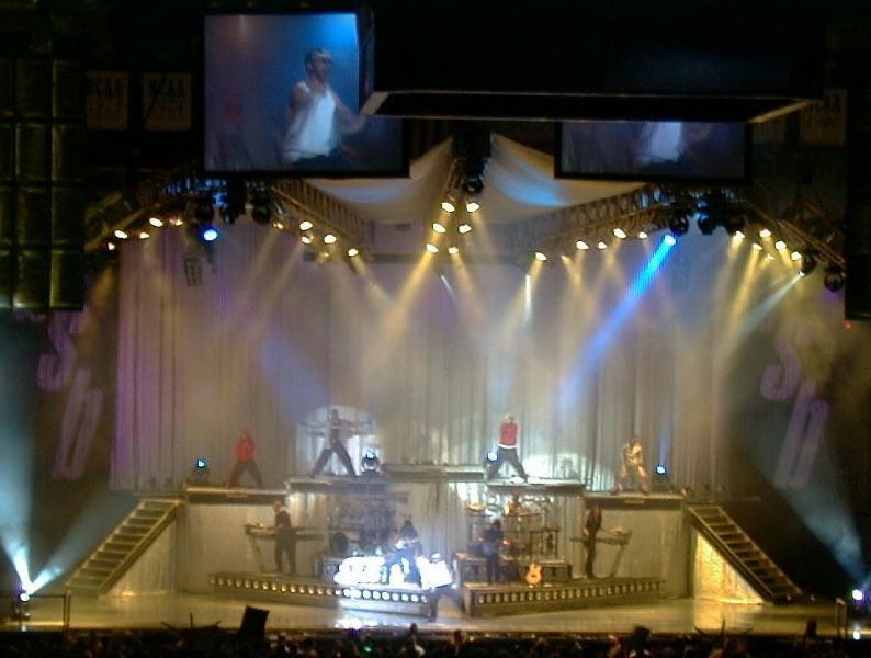 Concert15.jpg (53708 bytes)