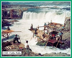 Netting Salmon - Celilo Falls
Brefore Dalles Dam
